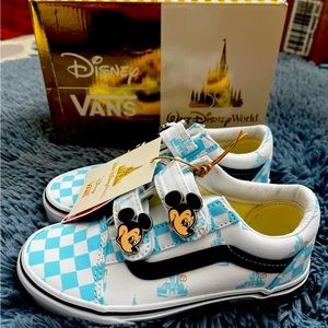 Disney x VANS Park Exclusive 50th Anniversary Mickey Mouse Kids Youth Sz 13 NIB
